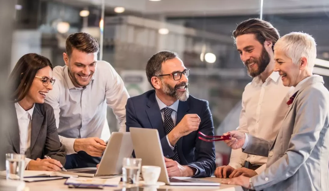 Manager Intergénérationnel : Comment Créer des Équipes Performantes à Travers les Générations